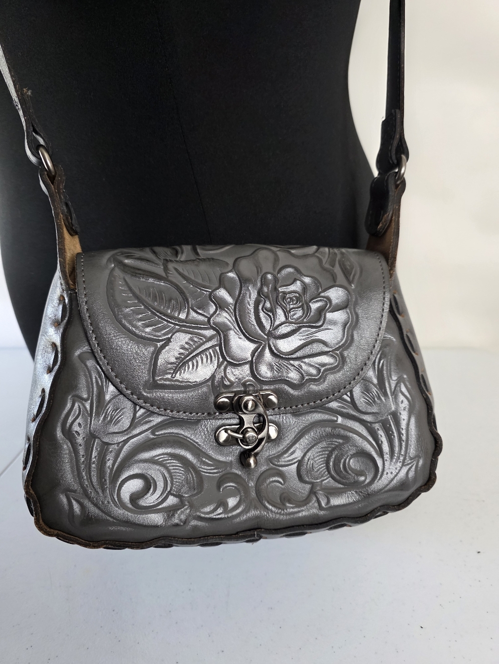 Patricia Nash Metallic Gray Tooled Leather Crossbody Bag - Picture 2 of 15